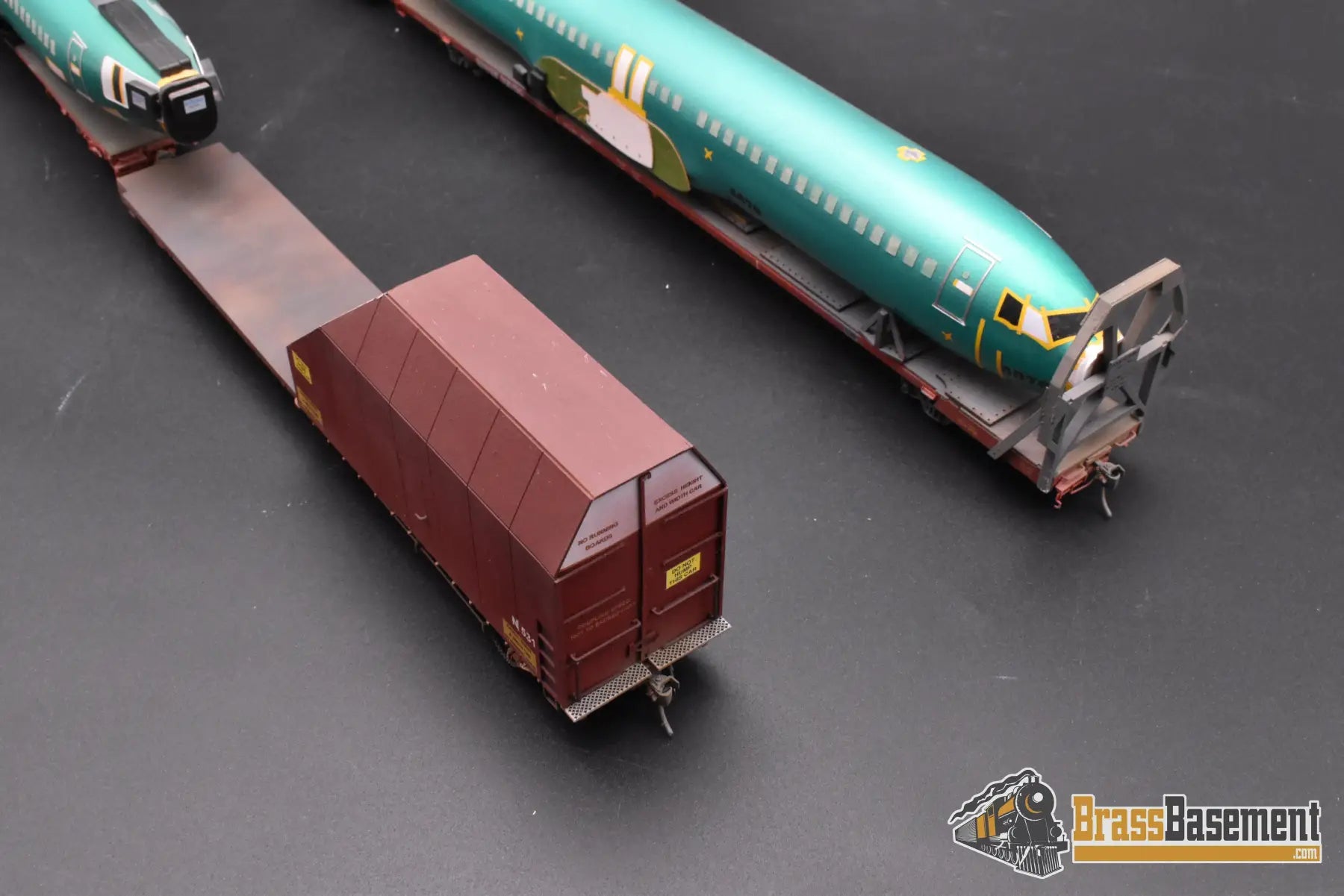 HO Custom Trains - DC-10 Fuselage Car Set - Two Idler Flats and Two Fuselage Flat Cars - Custom Paint Freight
