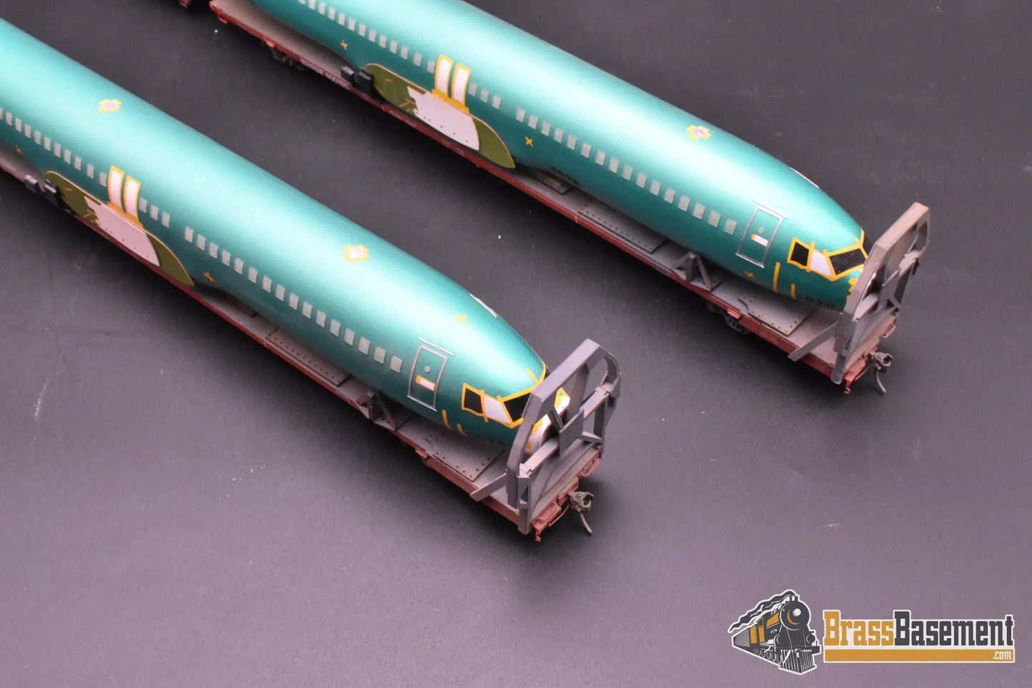 HO Custom Trains - DC-10 Fuselage Car Set - Two Idler Flats and Two Fuselage Flat Cars - Custom Paint Freight
