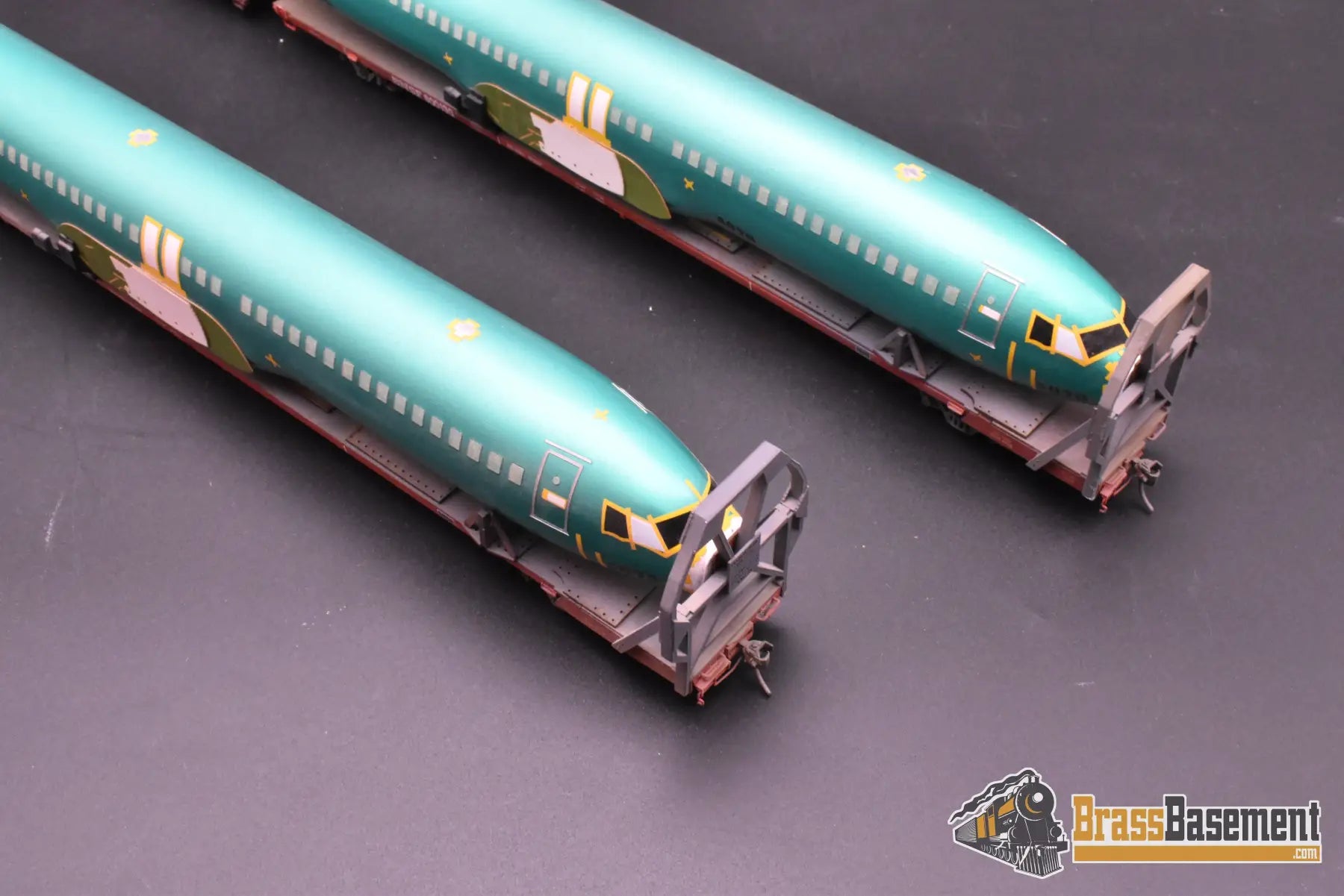 HO Custom Trains - DC-10 Fuselage Car Set - Two Idler Flats and Two Fuselage Flat Cars - Custom Paint Freight