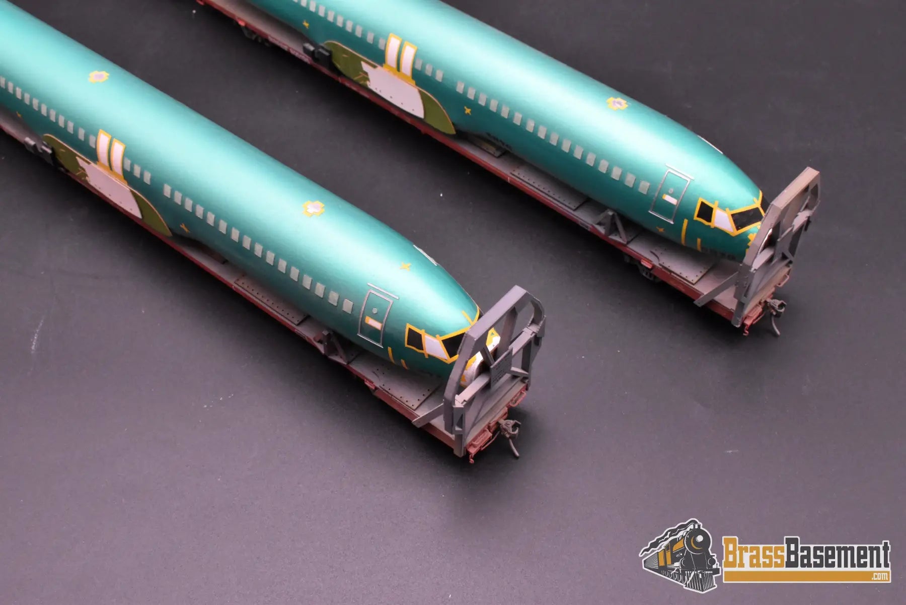 HO Custom Trains - DC-10 Fuselage Car Set - Two Idler Flats and Two Fuselage Flat Cars - Custom Paint Freight