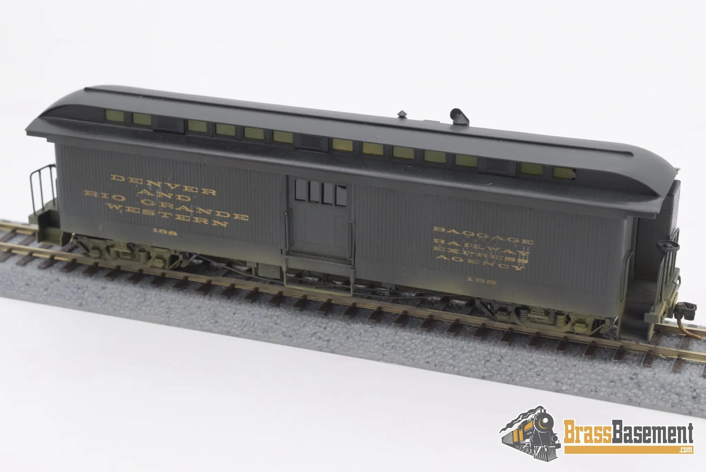 Hon3 Brass - Soho Drgw #168 Baggage W/ Light Power Unit Painted Passenger
