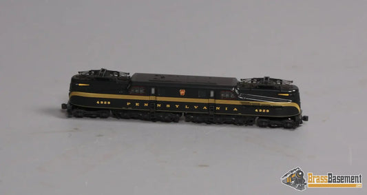 N Scale - Kato GG1 Pennsylvania Railroad #4929 N Scale Electric Locomotive
