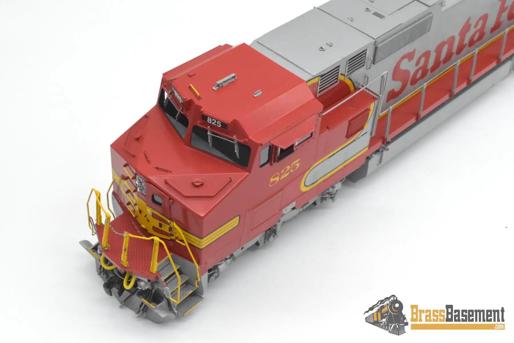 O Brass - OMI 0455.1 Santa Fe ATSF C40-8W #825 - F/P No Box - Damaged Diesel